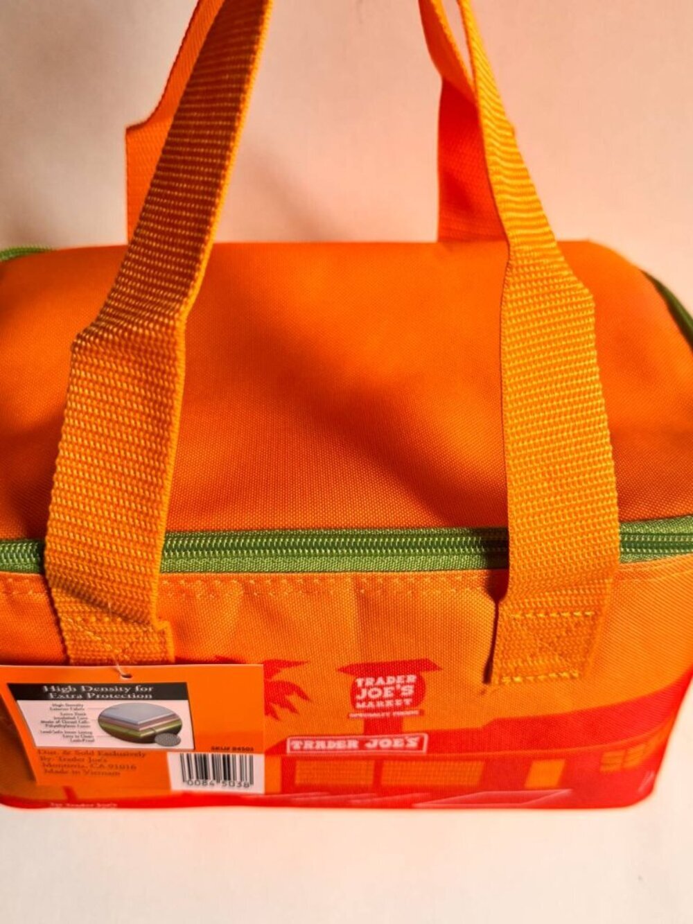 NWT!  LAST ONE!  Trader Joe's Trending MINI insulated cooler bag with a zipper